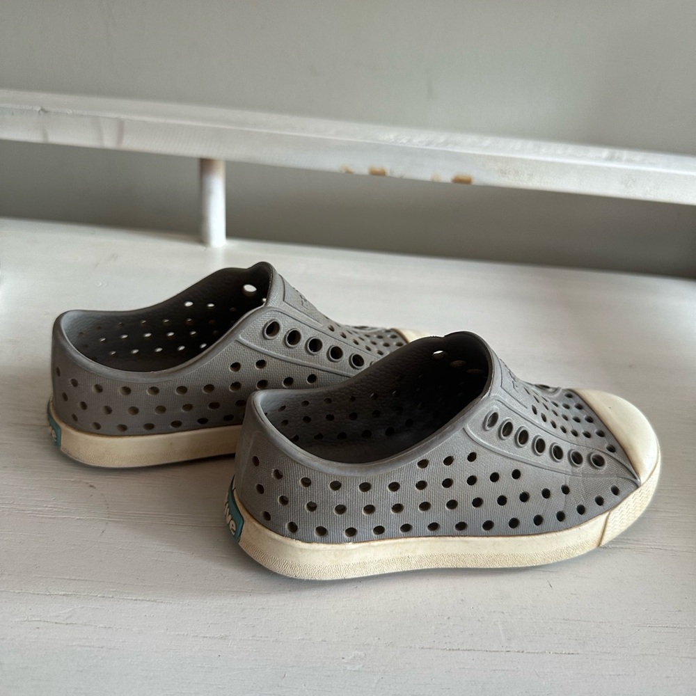 Toddler Native water shoes in gray. Good condition!